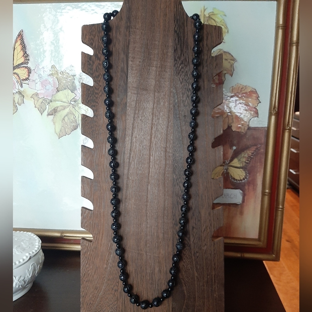 Vintage 14K Gold & Carved Onyx Necklace
